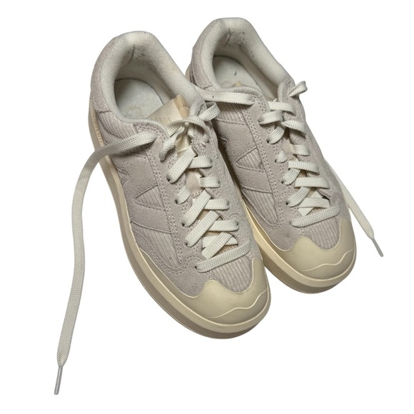 New Balance Women’s CT302 Sneakers Moonbeam White Size 5 Grey - Picture 1 of 11
